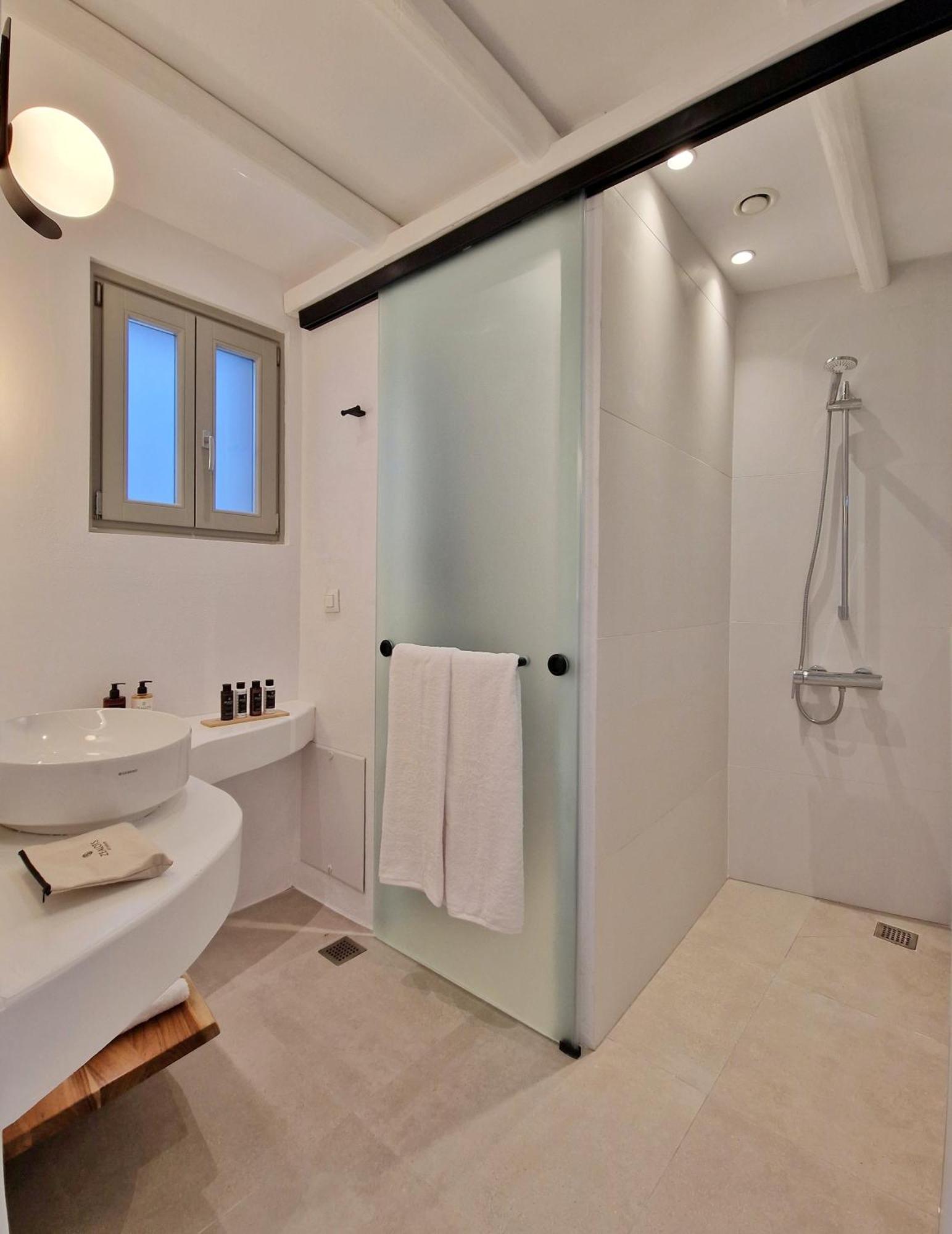 Agada Folegandros Suites & Villas Áno Meriá Exterior photo